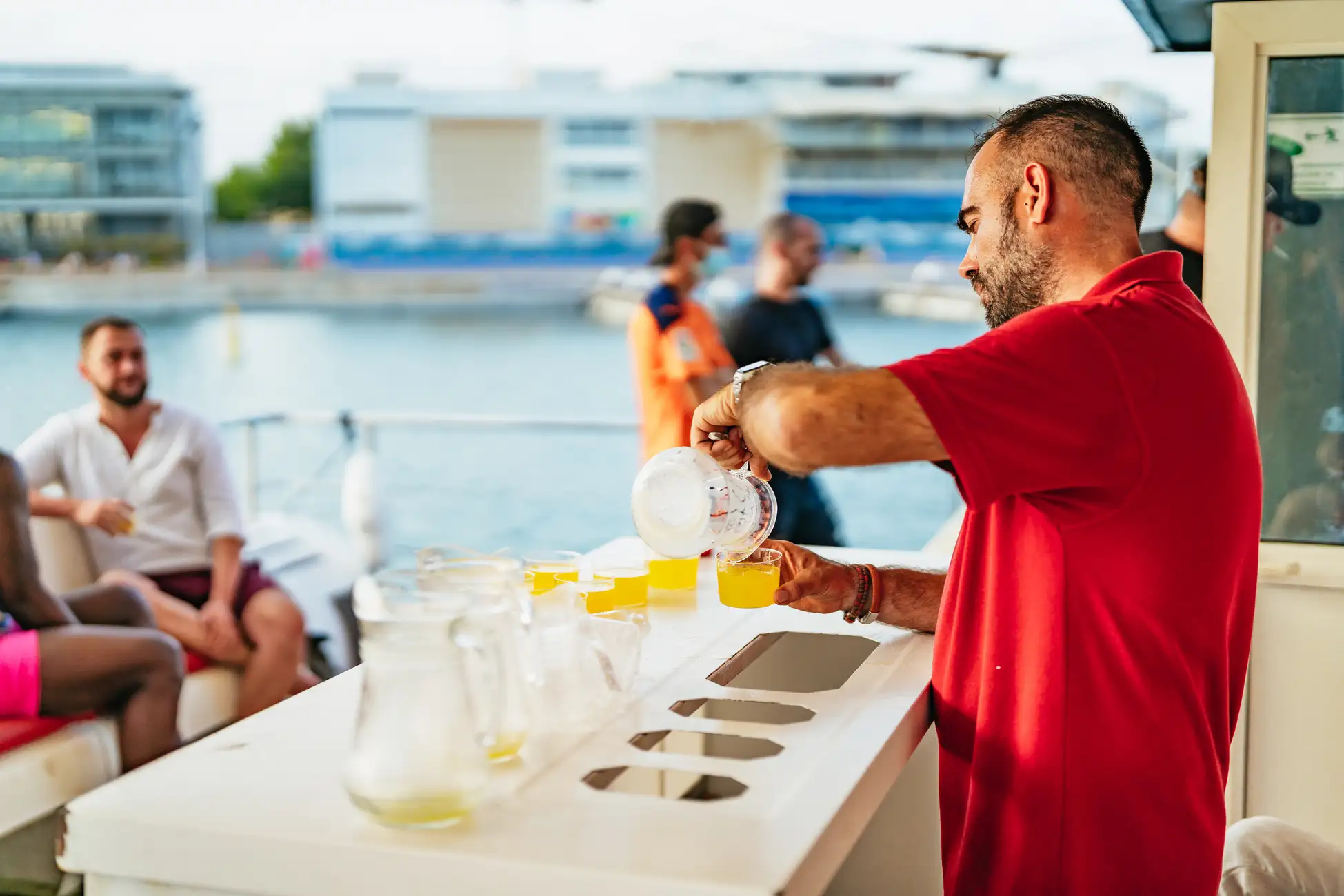 Valencia: Sunset or Daytime Catamaran Cruise with Drink