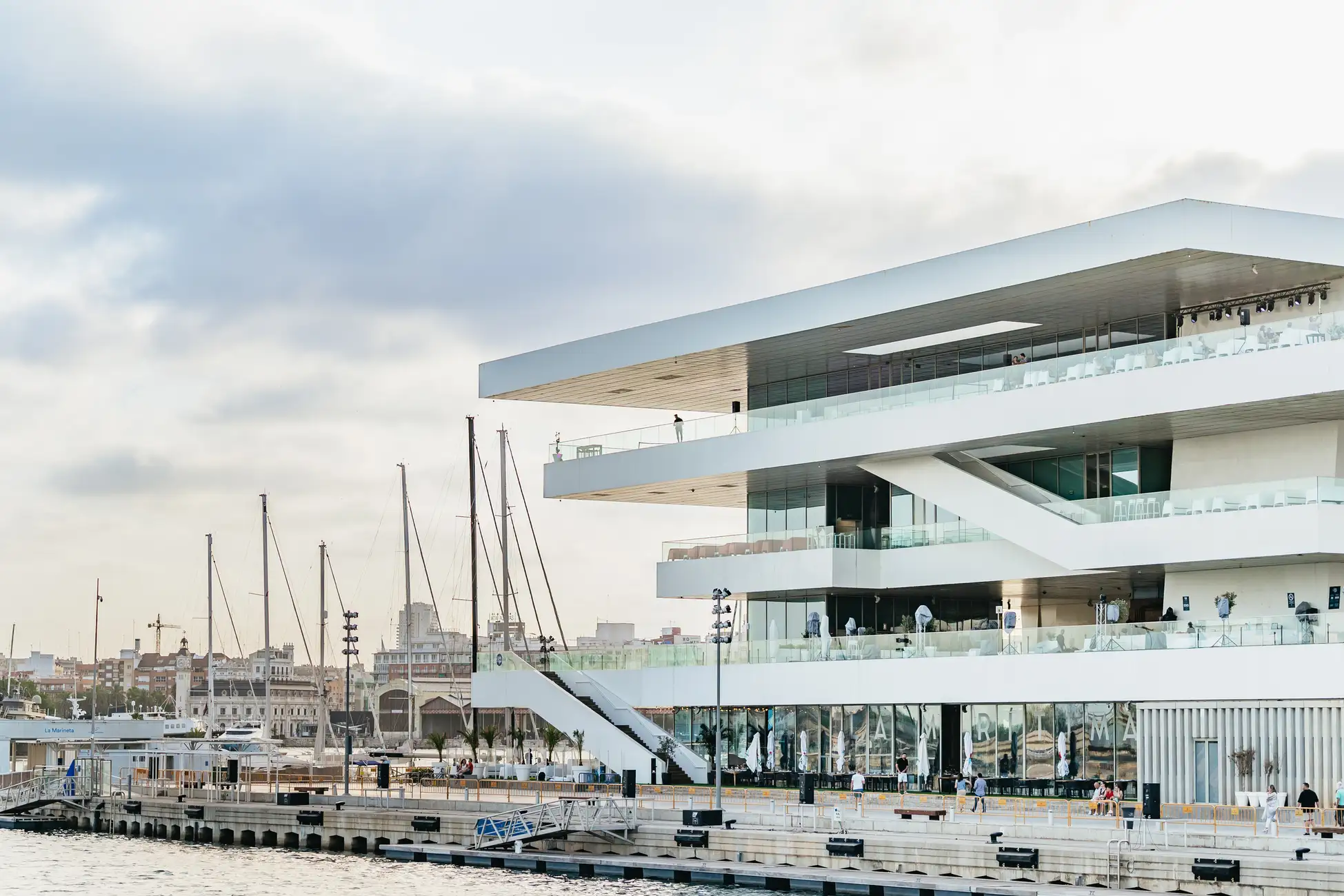 Valencia: Sunset or Daytime Catamaran Cruise with Drink